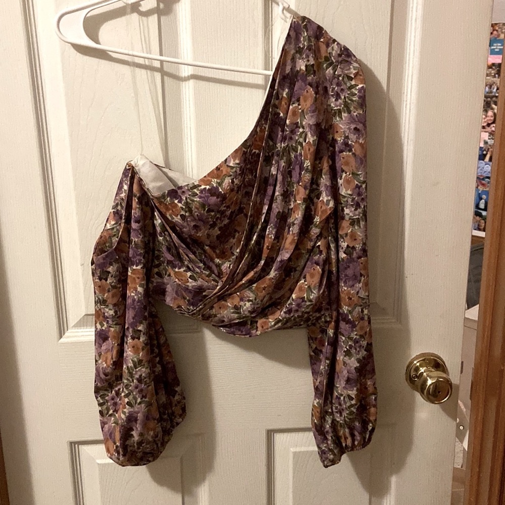 Off-the-shoulder top from Vestique. Size small. Perfect condition